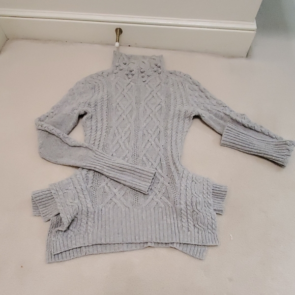Sweater - Picture 2 of 3